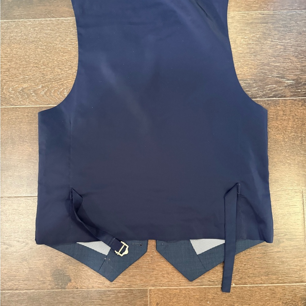 Tommy Hilfiger 3 piece suit - Picture 6 of 11